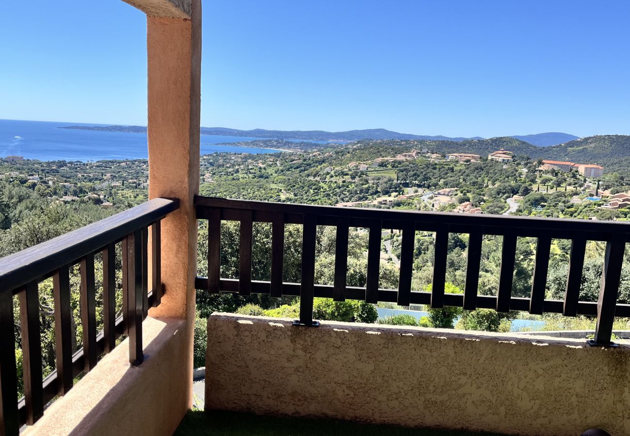 Apartment in Les Issambres - Appartement vue mer