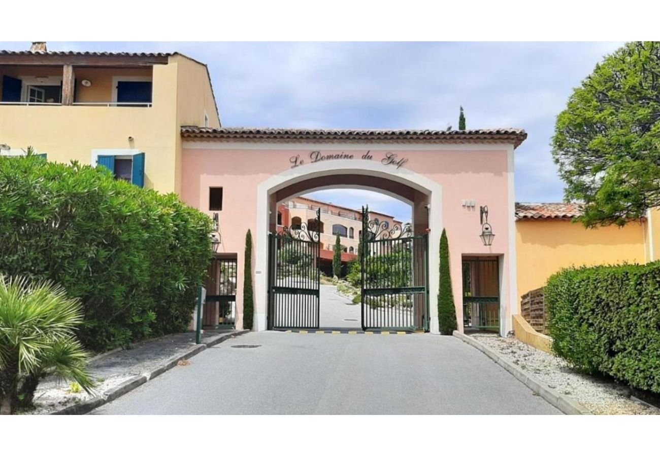 Apartment in Roquebrune-sur-Argens - Les Golfs